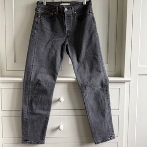 Levi’s Women Wedgie High Rise Slim Jean in Gray